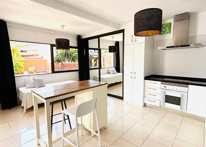 Paraiso * 卡亚俄萨尔瓦赫